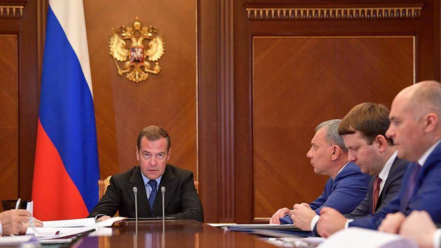 Медведев потребовал объяснить промедления в финансировании нацпроектов