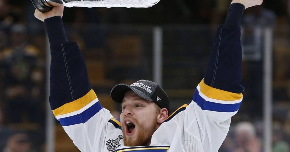 Двое хоккеистов украинского происхождения выиграли Кубок Стэнли с "Сент-Луисом"