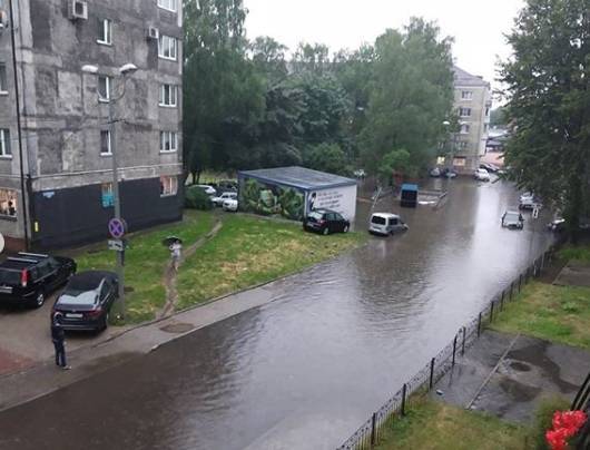 Жители разместили в соцсетях видео затопленного после ливня Калиниграда