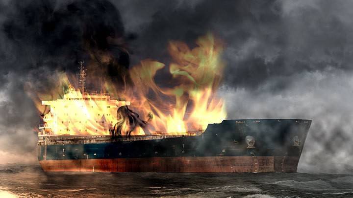 Кто и зачем топит танкеры у берегов Ирана