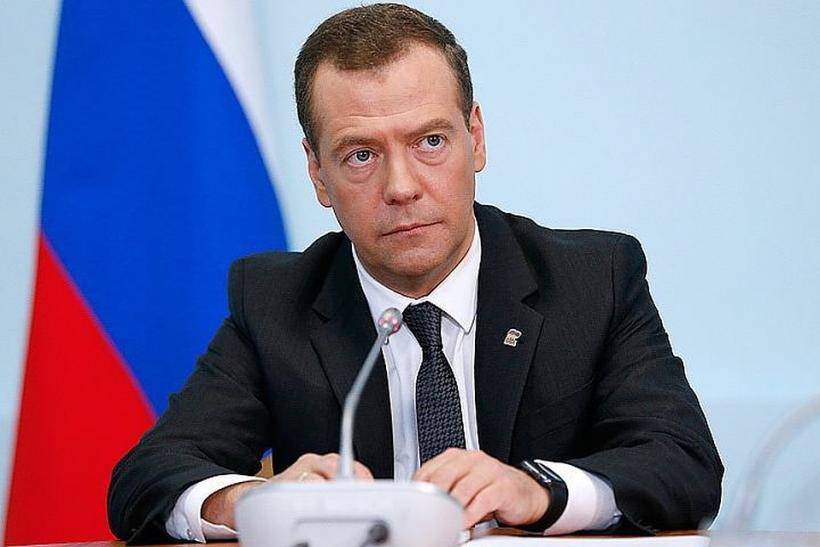 Медведев: До конца года “Роскосмосу” нужно освоить 200 млрд рублей