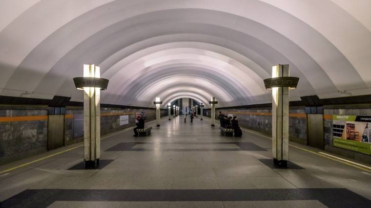 Видео: Задержанный поджег отдел полиции на&nbsp;станции метро «Ладожская» в&nbsp;Петербурге