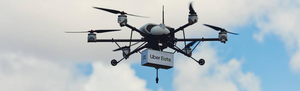 Uber Eats тестирует доставку еды из ресторанов с помощью дронов