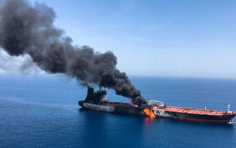 Нефтяные танкеры у берегов Ирана подверглись нападению