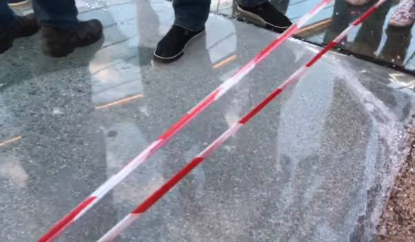 Доступ на стеклянный мост в Киеве снова ограничен