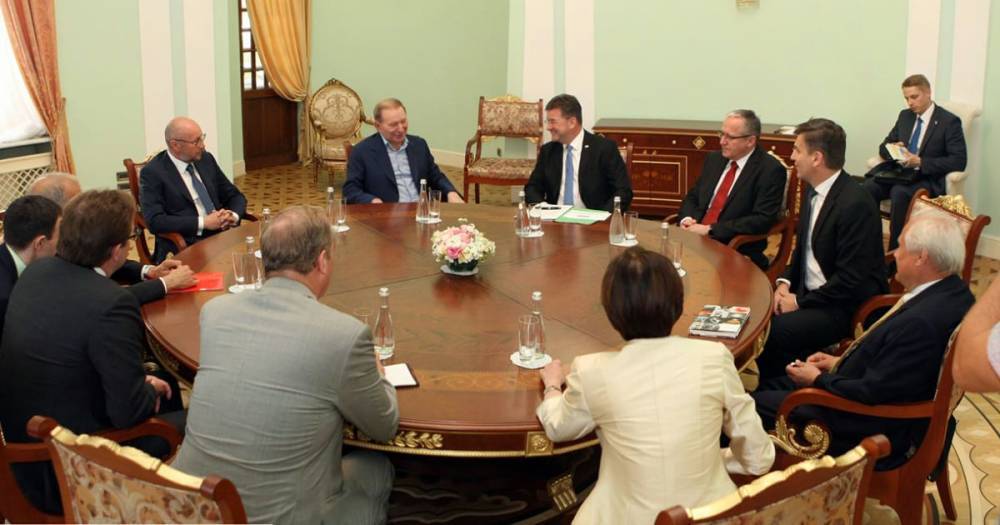Кучма переговорил с главой ОБСЕ о "хлебном перемирии" на Донбассе
