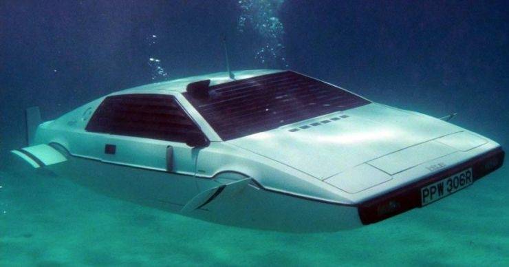 Илон Маск вдохновился идеей создания машины, способной погружаться под воду»