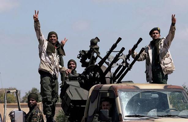 СМИ: армия Хафтара сбила в Ливии самолет лояльных кабмину в Триполи сил
