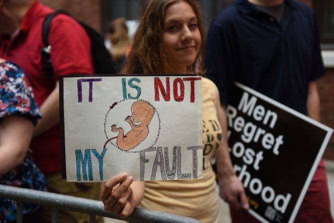 Город в Техасе запретил аборты на своей территории и пообещал стать «убежищем для неродившихся»