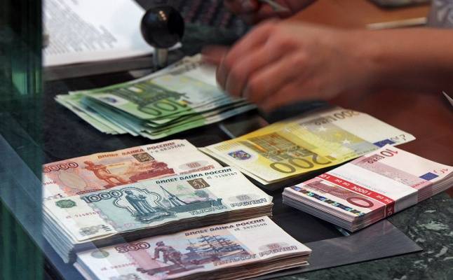 Россия и ЕС готовятся к переходу на расчеты в рублях и евро