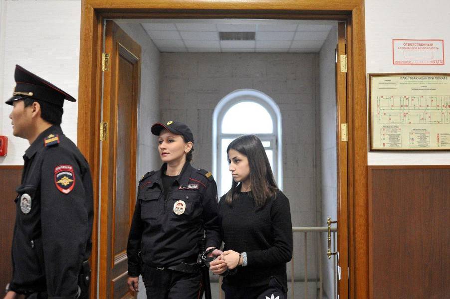 Одной из сестер Хачатурян предъявили окончательное обвинение