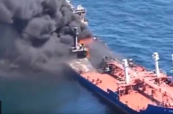 США направили в Оманский залив эсминец для помощи пострадавшим танкерам