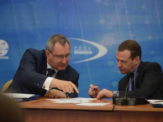 Медведев раскритиковал работу «Роскосмоса»