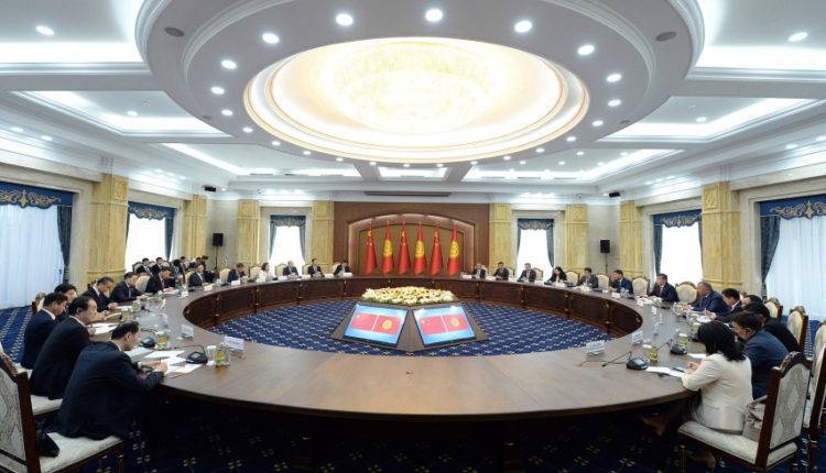 По итогам встречи Жээнбекова и Си Цзиньпина подписано 20 документов