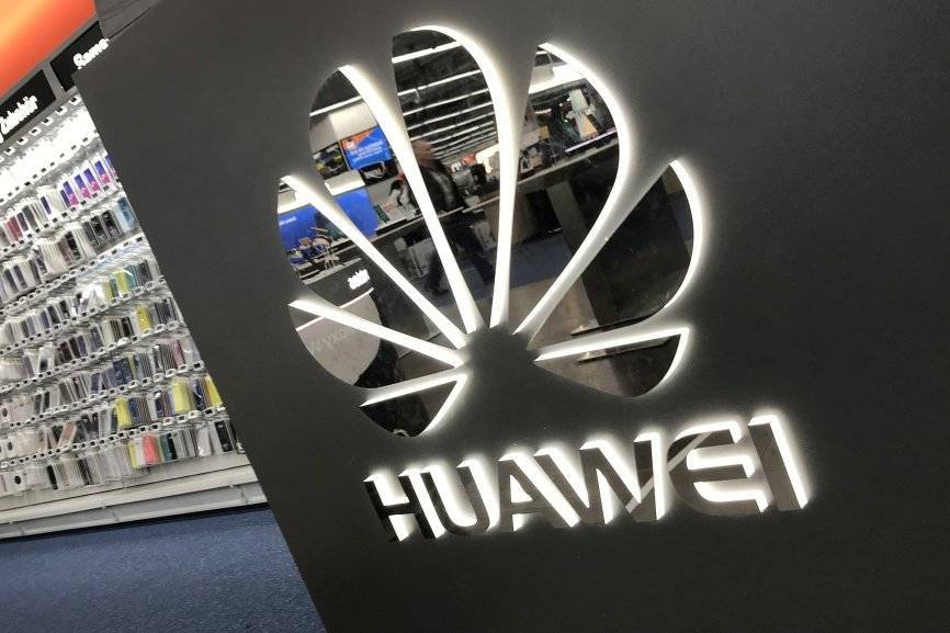 Huawei объявила сроки запуска собственной ОС на замену Android