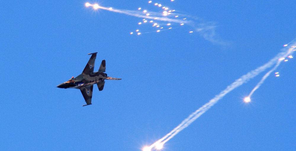 ВВС Израиля атаковали базу палестинских боевиков