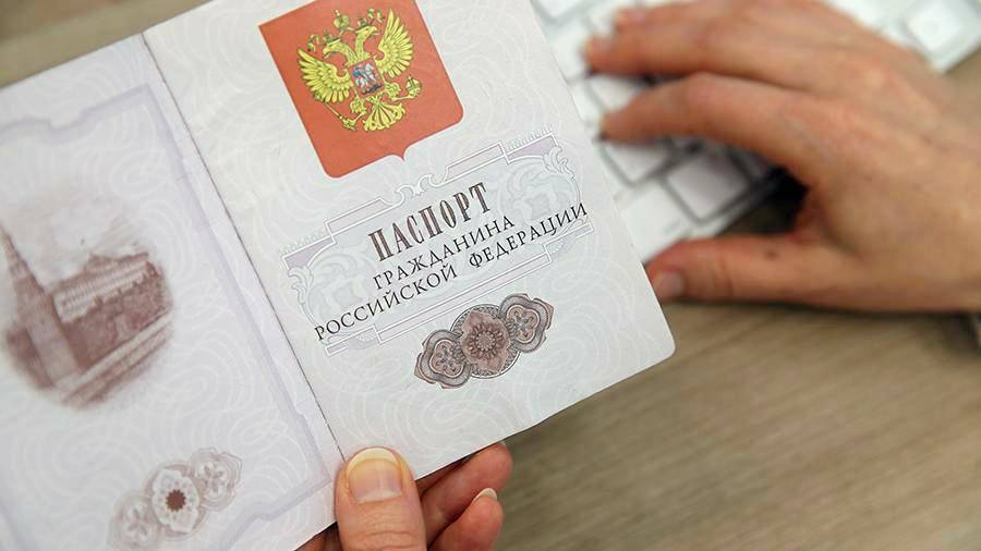 Первые жители ЛНР выехали в Ростовскую область для получения российских паспортов