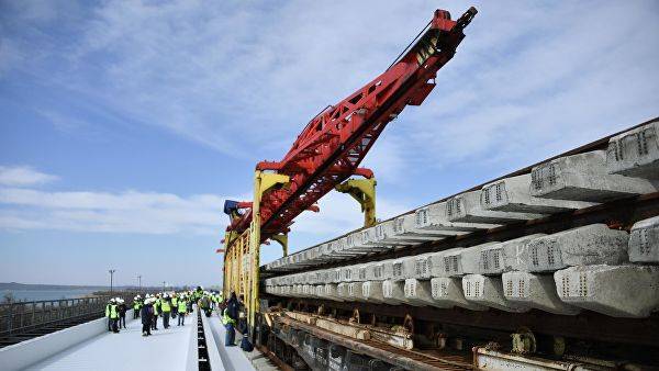 Ротенберг рассказал о темпах строительства ж/д части Крымского моста