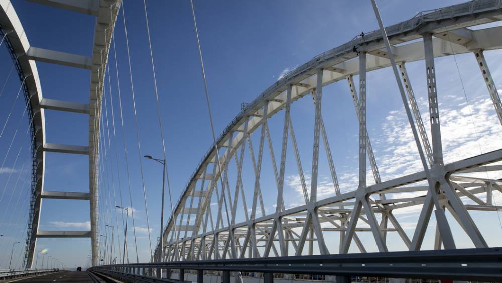 "Тамань" и "Керчь" соединились:&nbsp;стройка железнодорожной части Крымского моста выходит на финишную пр ямую