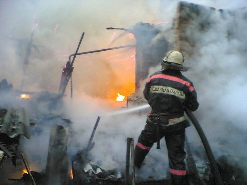 В Майне сгорели частный дом и надворные постройки