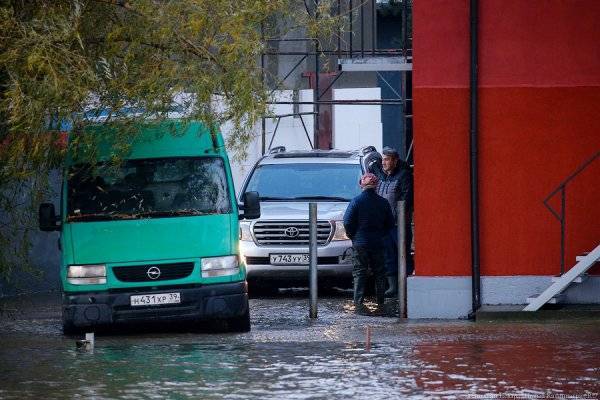 Власти Калининграда о подтоплениях: такой массе воды трудно куда-то мигом исчезнуть