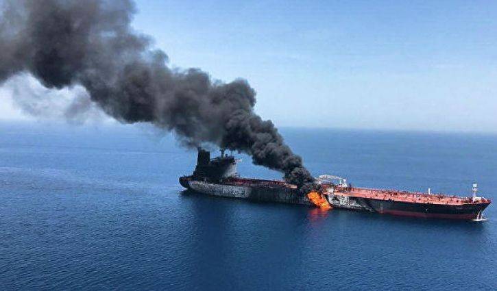 США продолжают бездоказательно обвинять Иран в нападении на танкеры в Оманском заливе
