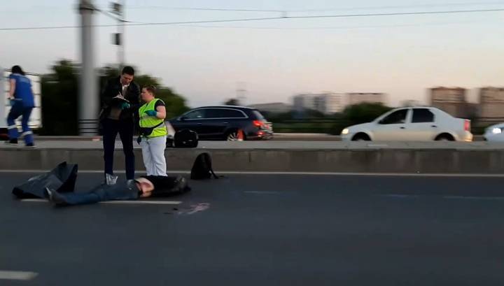 Торопившийся пешеход погиб сам и убил байкера на юге Москвы
