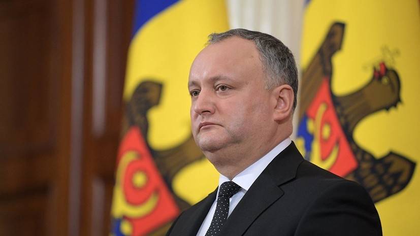 Додон поблагодарил Британию за признание нового правительства Молдавии