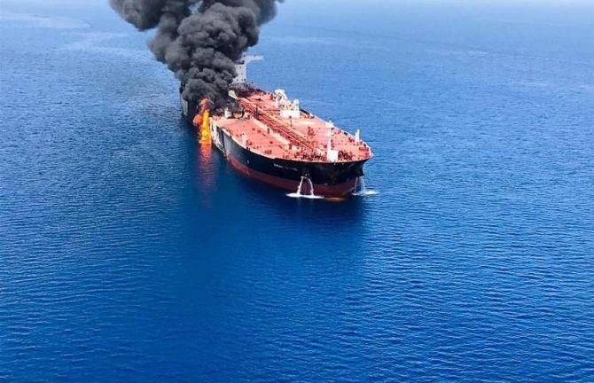 США возложили на Иран ответственность за атаку на танкеры в Ормузском проливе