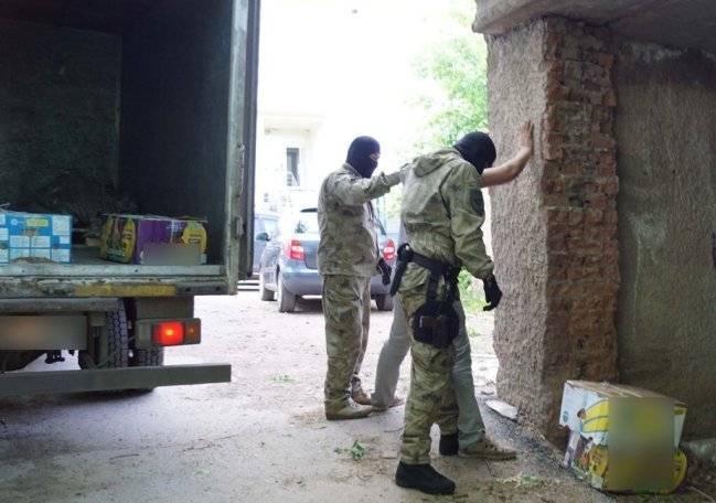 Полиция Уфы задержала грузовик с 225 килограммами насвая