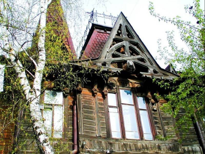 Дом с грифонами начали восстанавливать в Томске
