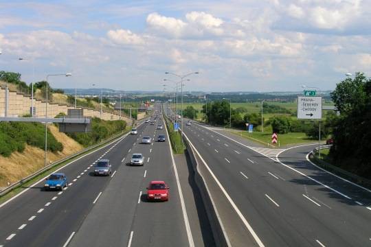 В России могут разрешить разгоняться до 130 километров в час на некоторых федеральных дорогах