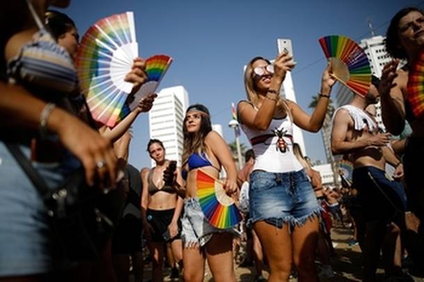 Тель-Авив: в параде гордости примут участие 250.000 человек