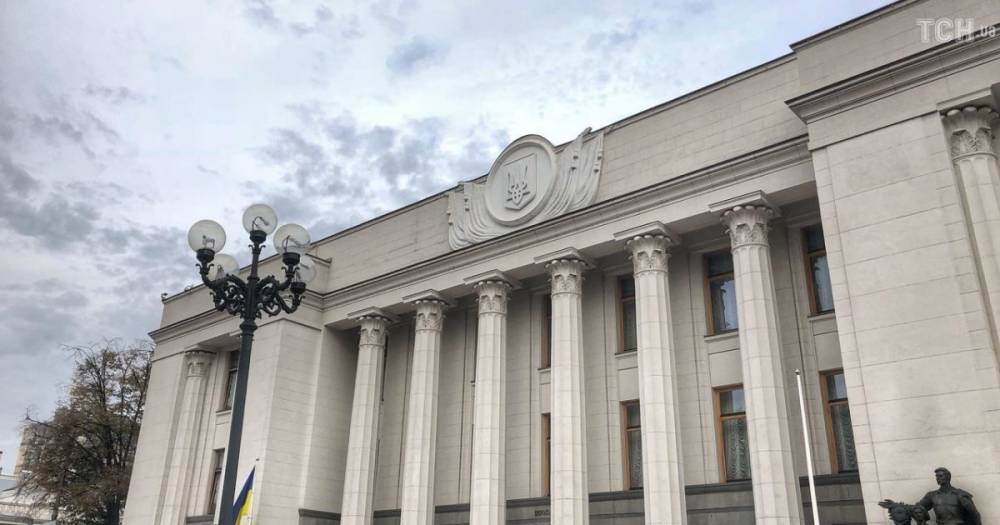 "Слуга народа" набирает более 50%, партия Порошенко на втором месте – опрос SOCIS