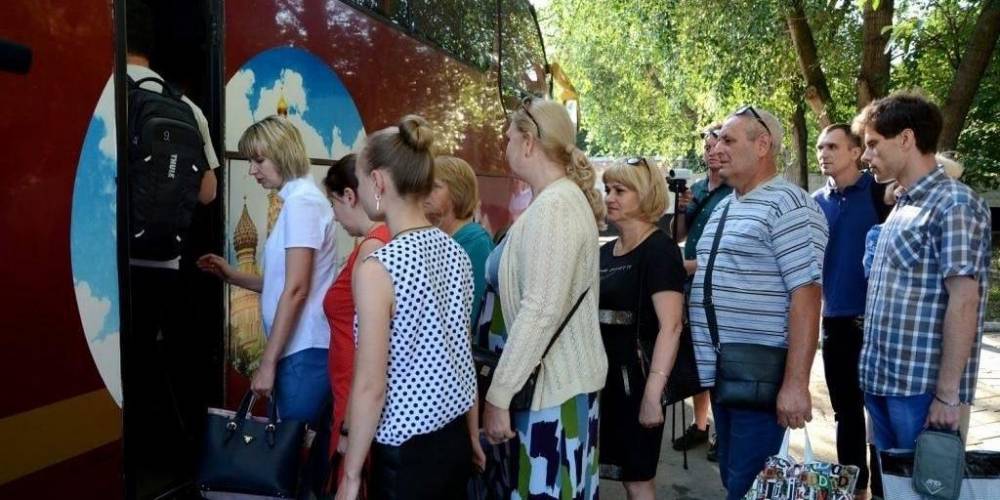 Первые жители Донбасса начали получать паспорта России