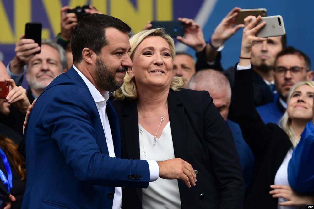 Сторонники Сальвини и Ле Пен создали фракцию в Европарламенте