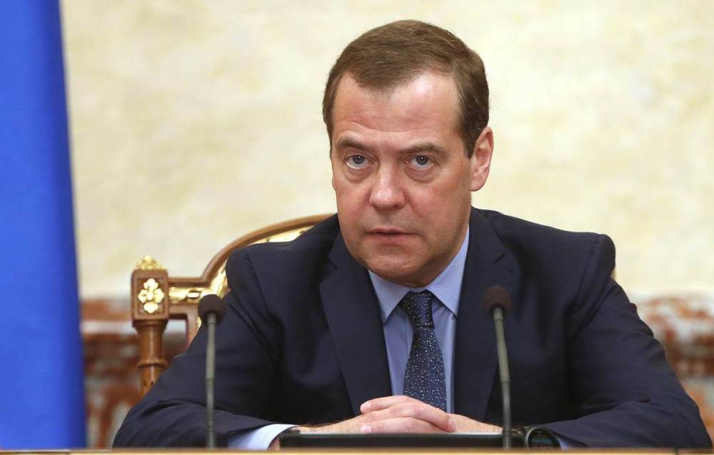 Медведев закрепил за вице-премьерами и министрами кураторство за регионами