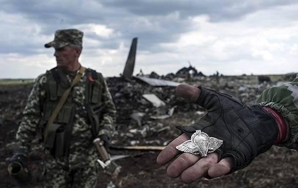В Украине сегодня чтят память о десантниках с Ил-76, который разбился под Луганском