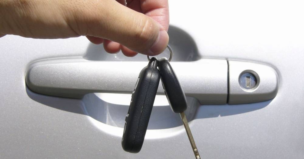 Одесский таксист украл авто пассажирки, которая забыла в его салоне ключи от него