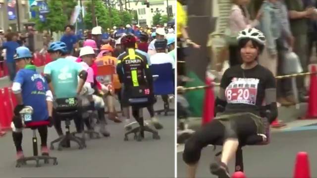 Видео: в Японии прошли гонки на офисных стульях