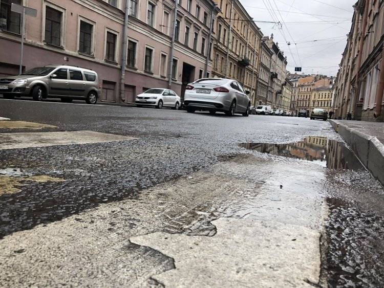 Потепление и дожди обрушатся на Петербург в выходные