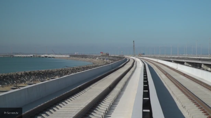 Россияне обрадовались постройке первого железнодорожного пути Крымского моста
