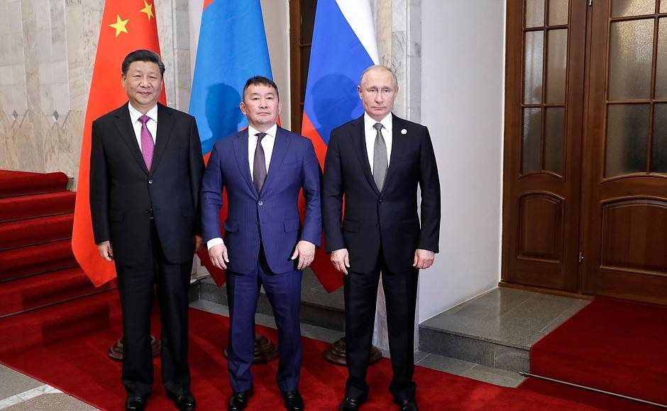 Путин провел переговоры с лидерами КНР и Монголии