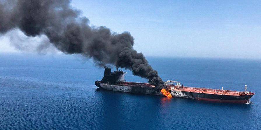 Трамп обвинил Иран в нападении на танкеры в Оманском заливе