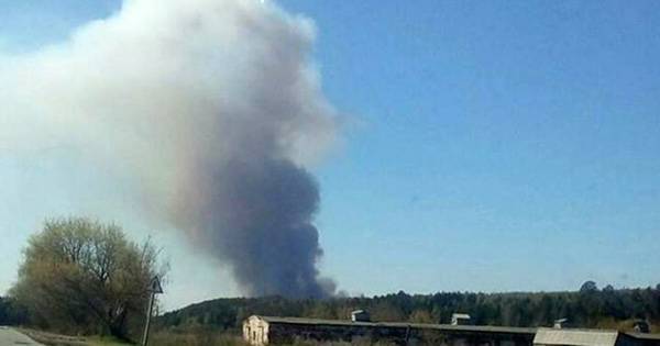 Пожар на полигоне под Воронежем, начали рваться снаряды