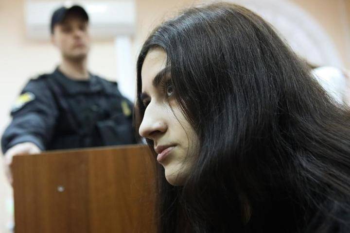 Сестрам Хачатурян предъявили окончательное обвинение в убийстве отца