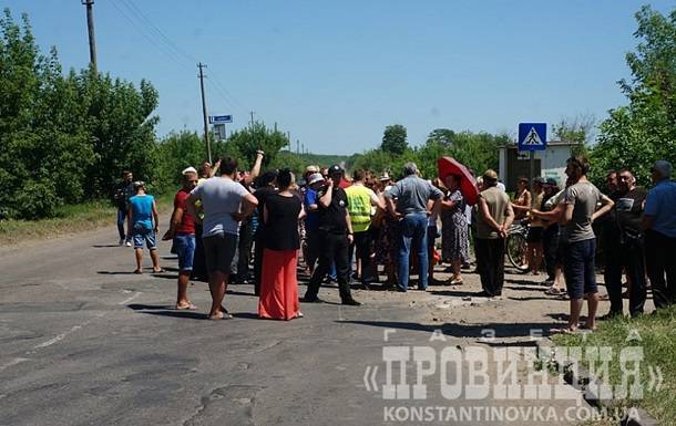 В оккупированной Украиной Константиновке люди перекрыли трассу из-за отсутствия воды