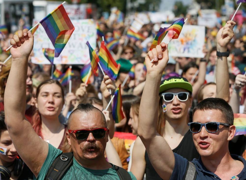 Киевляне возмущены: в праздник Троицы в столице состоится гей-парад
