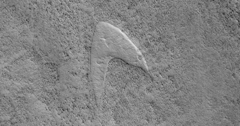 На Марсе обнаружен огромный логотип из&nbsp;Star Trek