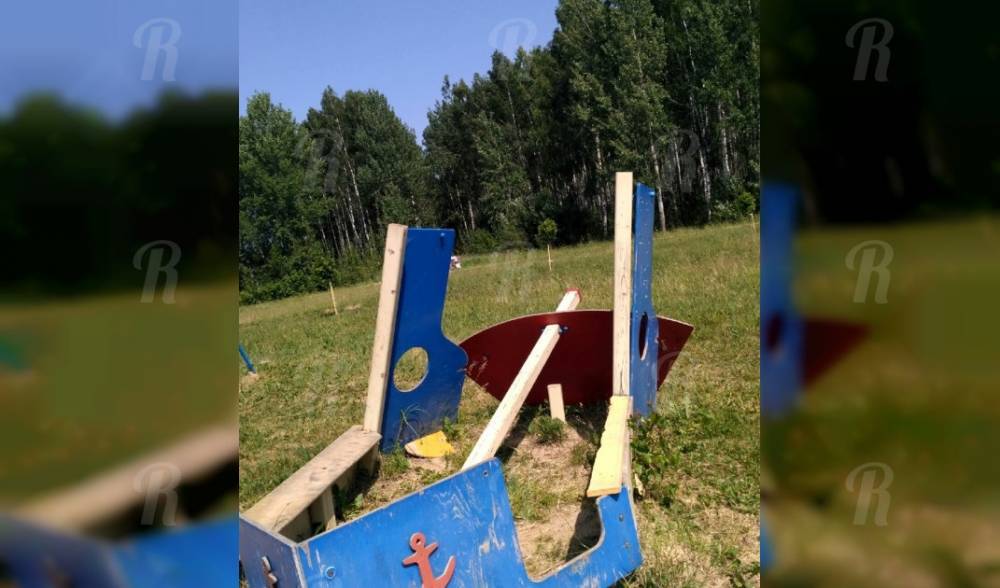 Детская площадка в Десногорске грозит покалечить малышей